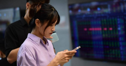 VN-Index phá đỉnh: Thị trường còn rẻ, hay đã "đắt"?