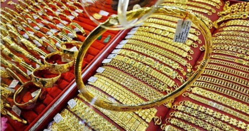 Giá vàng cao chót vót, động thái lạ của các công ty vàng