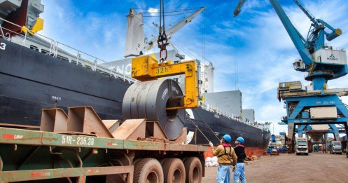 Lò cao số 1 của Hòa Phát Dung Quất 1 vận hành trở lại, gia tăng sản lượng bán hàng trong 6 tháng cuối năm 2025