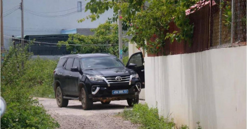 Nhiều cảnh sát khám xét trụ sở 6 công ty tại Lâm Đồng