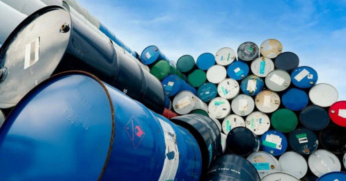 Dầu lao dốc mạnh nhất từ tháng 6 - Tâm điểm chuyển sang nguồn cung Nga