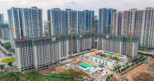 Giá nhà đất lập đỉnh: Dân "chới với", nhà đầu tư "bất lực"