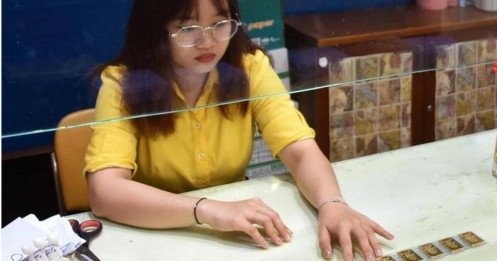 Vàng miếng SJC đảo chiều, rớt khỏi đỉnh lịch sử