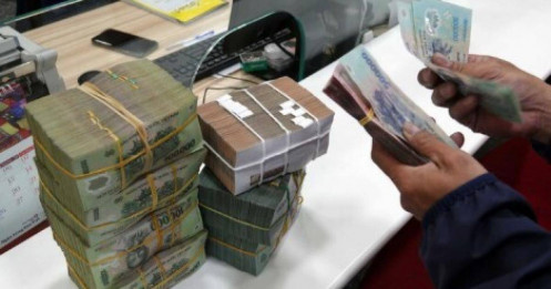 Loạt ngân hàng chi cổ tức cao, cổ đông hưởng lợi