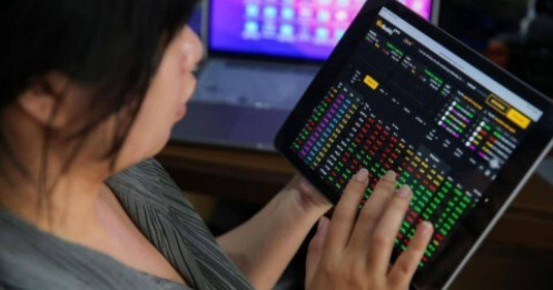 Dòng tiền ngoại đang “nói gì” về TTCK?