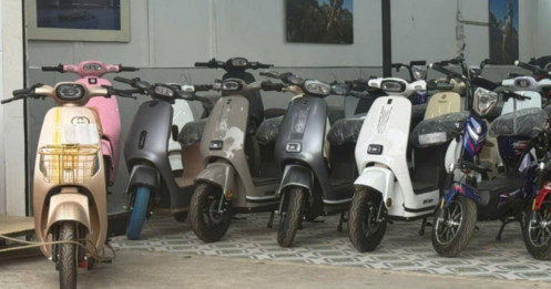 Chi phí mua xe, trạm sạc là lo ngại của tài xế, người dân khi chuyển sang xe điện