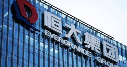 Khủng hoảng bất động sản Trung Quốc chạm mức thấp mới với việc Evergrande bị hủy niêm yết