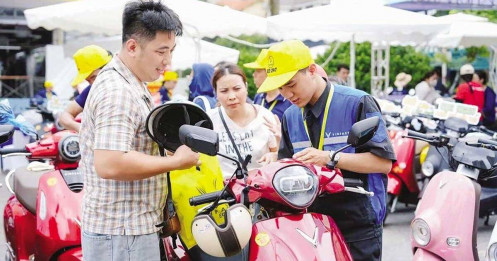 Vốn ngoại "đổ bộ": Đòn bẩy cho cuộc đua xe điện.