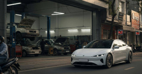 4 người không vui khi xe điện đắt hàng