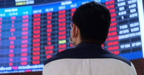 Tỷ lệ cổ phiếu vượt MA50 lên đỉnh, tín hiệu điều chỉnh đang đến gần?