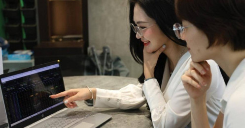 Thị trường bùng nổ, cổ phiếu lập đỉnh "không kịp đếm"