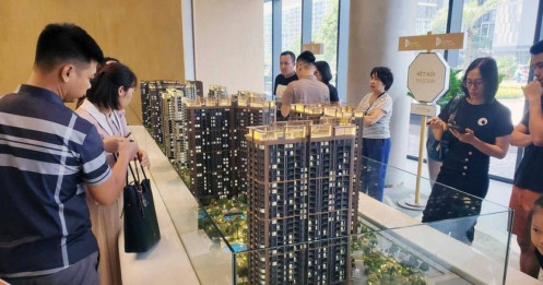 Bất động sản đón “trợ lực” tiền rẻ