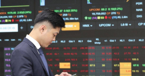 VN-Index bứt phá sau kỳ nghỉ, vượt đỉnh 1700 điểm