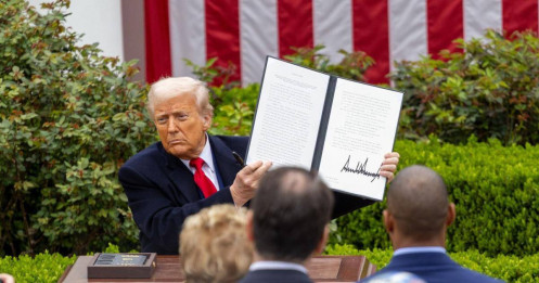 Chiến lược thuế quan toàn cầu của Trump: Áp lực – Nhượng bộ – Tái định hình thương mại