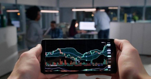 Tháng 8 bùng nổ: VN-Index áp sát ngưỡng 1.700 điểm