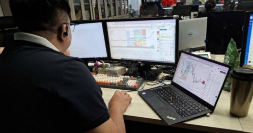 VN-Index liên tiếp lập đỉnh, thanh khoản kỷ lục thử thách hạ tầng công nghệ