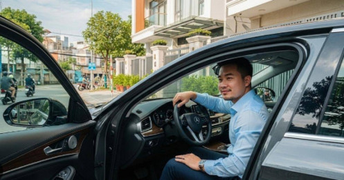 10 năm thanh xuân làm việc cật lực giúp tôi mua một nhà, hai ôtô