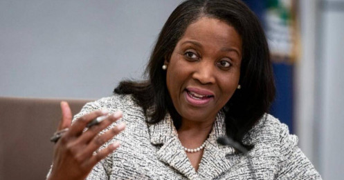 Gần 600 nhà kinh tế viết thư phản đối ông Trump sa thải Thống đốc Fed