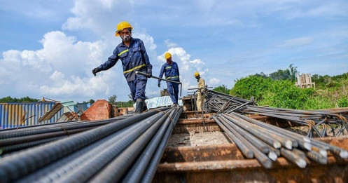 Định giá lại Vinaconex, Đèo Cả và Fecon giữa sóng đầu tư công