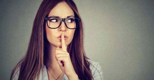 “Biết thì đừng nói hết, nghe cũng đừng tin hết, như vậy mới là người khôn”