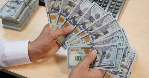 NHNN hút ròng, USD chợ đen tiếp tục neo cao