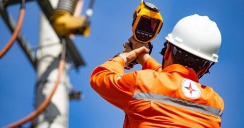 Bộ Công Thương: Giá điện chỉ tăng 2-5% nếu cho EVN tính bù khoản lỗ 45.000 tỷ đồng