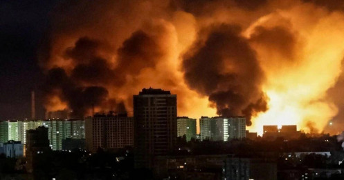 Nga tập kích vào Kyiv, đánh trúng trụ sở chính phủ Ukraine