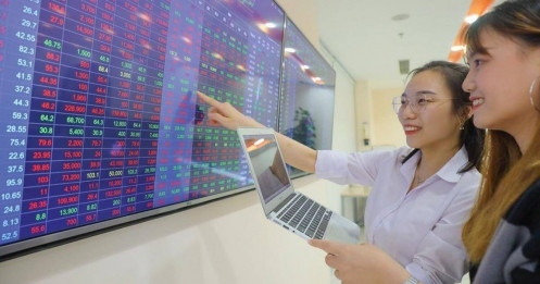 Vì sao tiền ngoại rút ồ ạt khỏi thị trường Việt?