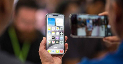 Chưa có nhà nhưng bỏ ba tháng lương mua iPhone