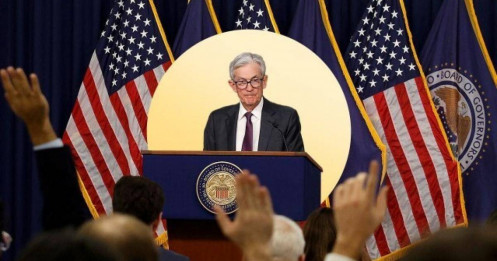 Ông Powell đối mặt bài toán cắt giảm lãi suất