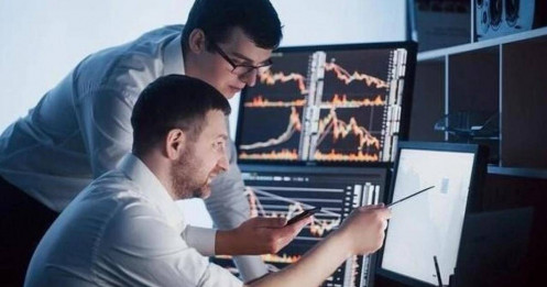 Khối ngoại tiếp đà bán ròng hơn 1.500 tỷ đồng, 'xả' mạnh cổ phiếu họ Vin