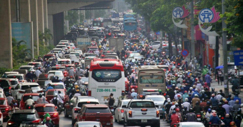 Lợi - hại khi thu hẹp làn xe trong đô thị