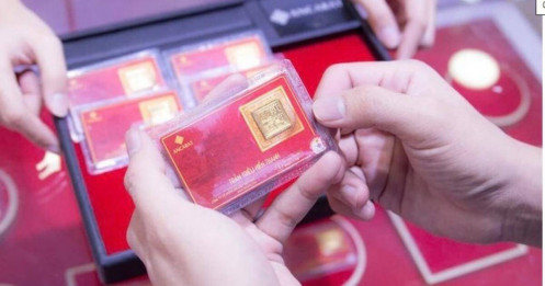 Bán vàng tiết kiệm để chữa bệnh có nên đánh thuế?