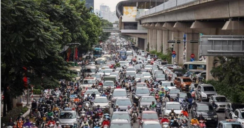 Có nên thu nhỏ làn đường ô tô để giảm ùn tắc nội đô?