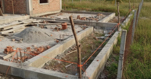 Ra tòa vẫn chưa lấy lại 50 cm đất hàng xóm xây nhà lấn