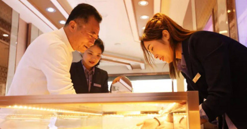 Nhà đầu tư 'quay lưng' với vàng, dòng vốn ồ ạt đổ sang kênh đầu tư mới: Chuyện gì đang diễn ra?