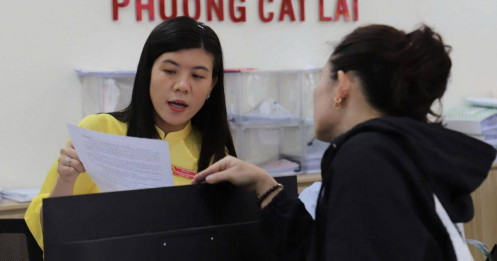 Phường, xã TP HCM chật vật vì 'thừa cán bộ nhưng thiếu người có chuyên môn'