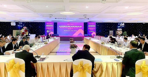 Cổ phiếu gây thất vọng nhất VN30, gần 3 năm lên sàn vẫn chưa chịu tăng giá