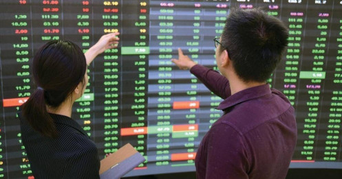 Chứng khoán đột ngột đánh rơi hơn 40 điểm rồi “rút chân”, nhà đầu tư bán tháo đã mất hàng?