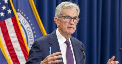 Powell “bật tín hiệu” hạ lãi suất: Fed bước vào thế khó giữa suy yếu việc làm và rủi ro lạm phát
