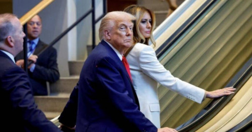 Căng thẳng vì chuyện thang cuốn dừng đột ngột khi Tổng thống Mỹ Trump đến Liên Hợp Quốc