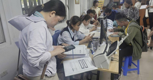 Bị lừa mất tiền, người mua nhà ở xã hội vẫn nghĩ ‘cò’ đã giúp mình