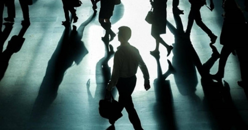 6 cái bẫy tài chính khiến tầng lớp trung lưu rơi vào cảnh nợ nần, phá sản