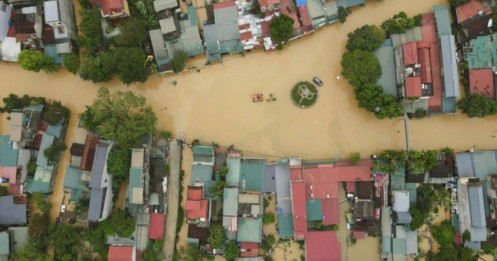 Thiệt hại do bão số 10: 48 người chết và mất tích, hàng trăm ngàn ngôi nhà bị ngập