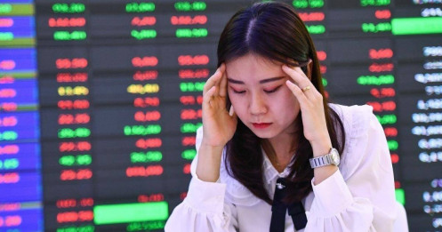 Hơn 100.000 tỷ đồng rút khỏi thị trường chứng khoán Việt Nam từ đầu năm, điều gì đang diễn ra?