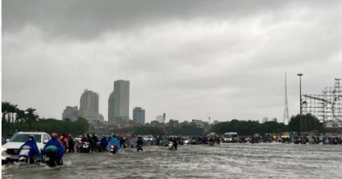 Hà Nội phát cảnh báo ngập úng hơn 30 điểm nội đô