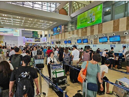 Bất ngờ giá vé máy bay