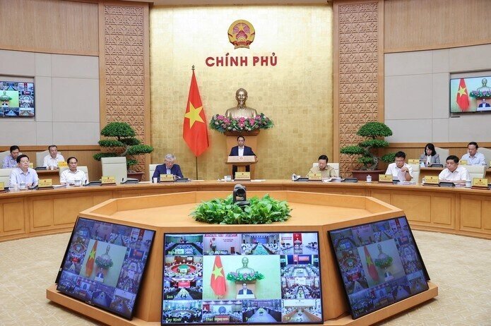 Kiên định mục tiêu tăng trưởng từ 8%