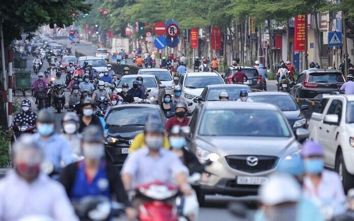 Hà Nội cấm xe máy xăng trong Vành đai 1 từ 1-7-2026: Nguồn cung ứng xe máy điện từ đâu?