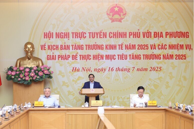 Thủ tướng: Phấn đấu tăng trưởng kinh tế năm 2025 từ 8,3-8,5%